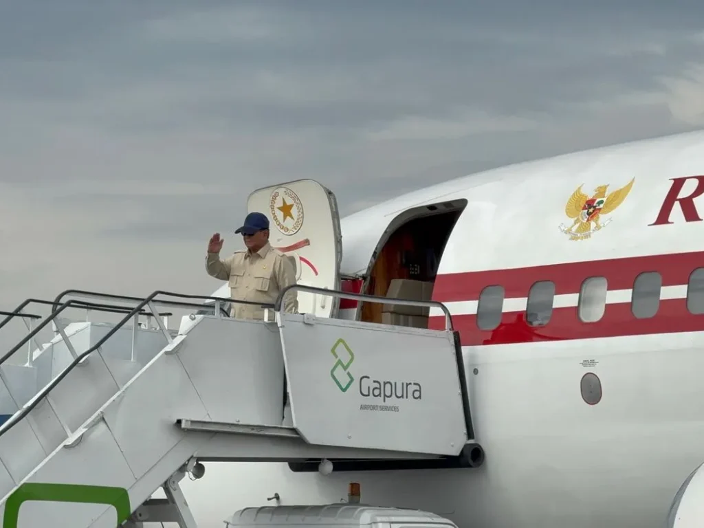 Presiden Prabowo Subianto terbang kembali ke Jakarta, Kamis (1/1/2026).