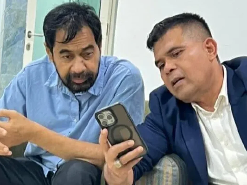 Plt. Kadisdik Aceh, Murthalamuddin, melaporkan sejumlah perkembangan penanganan sektor pendidikan pascabencana kepada Gubernur Mualem dalam pertemuan yang berlangsung di Kantor Penghubung Pemerintah Aceh, Jalan Gondangdia, Jakarta, Jumat (16/1). (Ist)